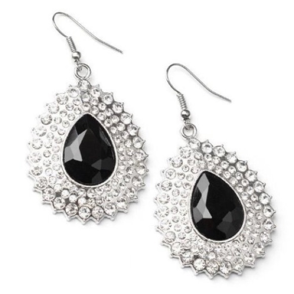 Exquisitely Explosive - Black Earrings - Picture 3 of 6